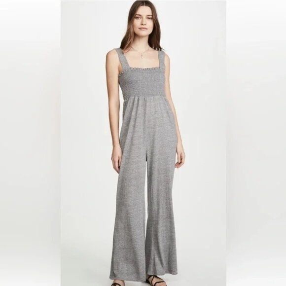 Chaser‎ Smocked Wide Leg Jumpsuit Romper Size S Gray NEW - Picture 1 of 7